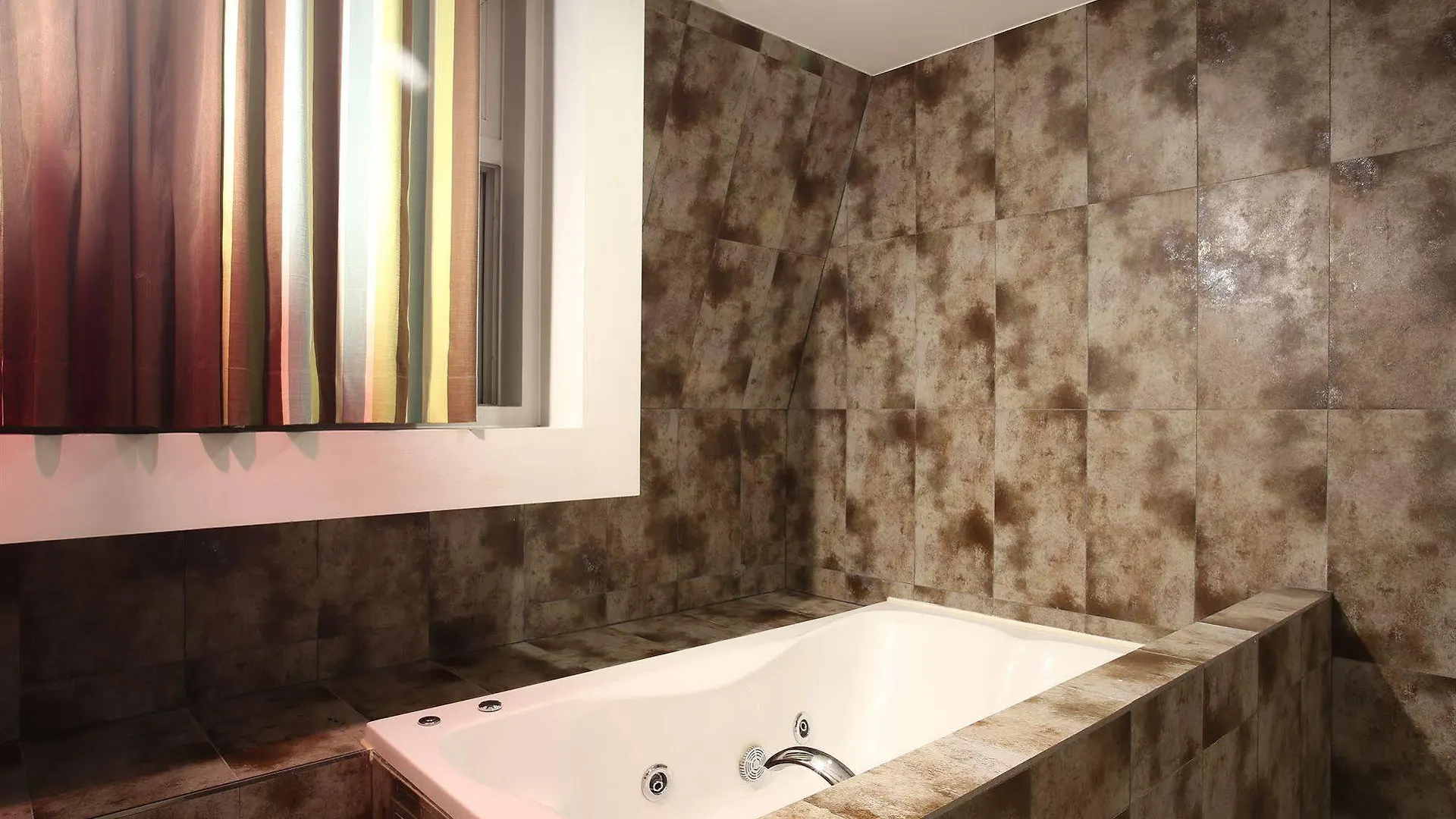 **  Baron De Paris Motel Seoul South Korea